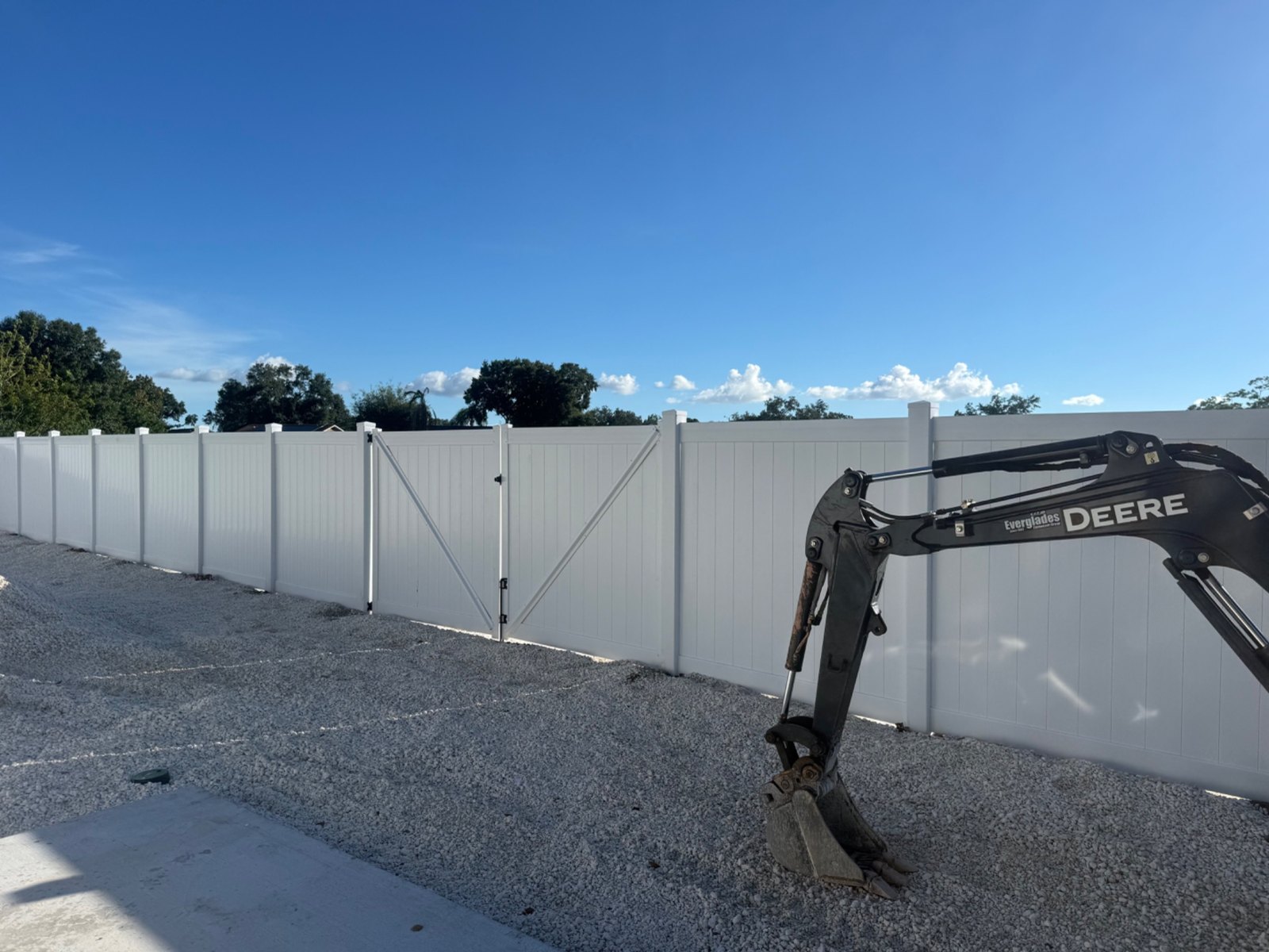 Vinyl privacy fence at a construction site